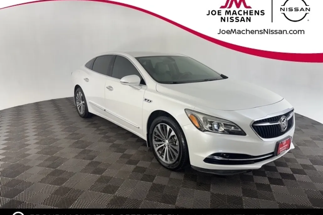 2017 Buick LaCrosse Preferred photo 1