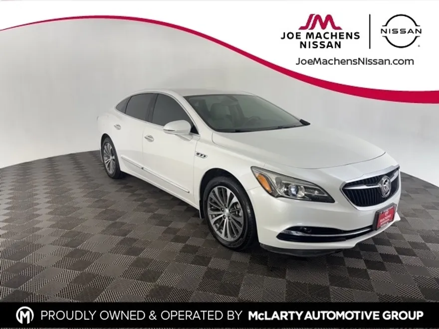 2017 Buick LaCrosse Preferred photo 1