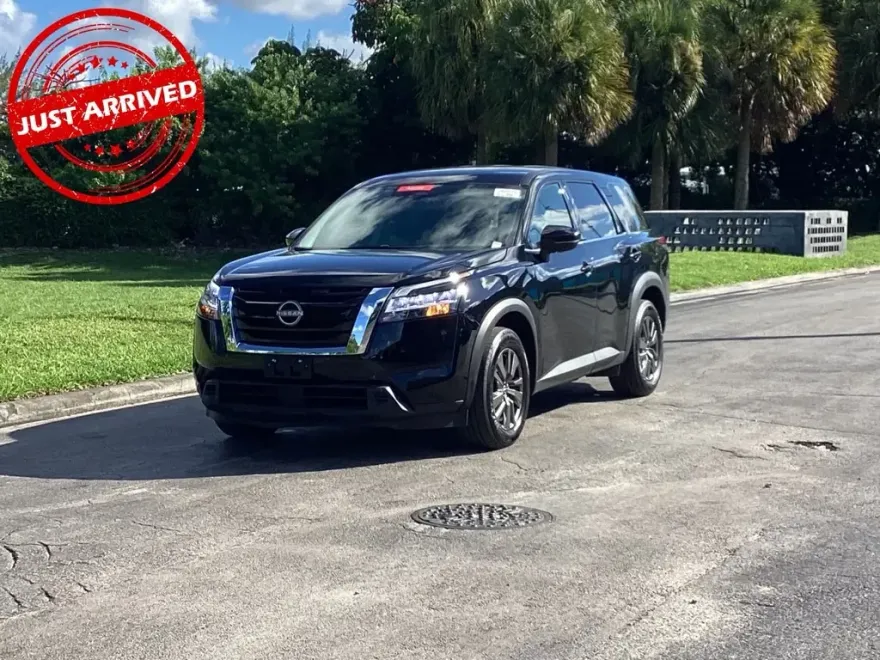 2022 Nissan Pathfinder S photo 1