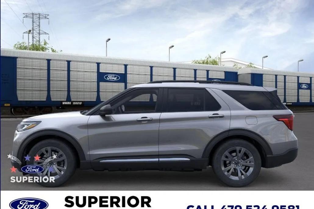 2025 Ford Explorer photo 1