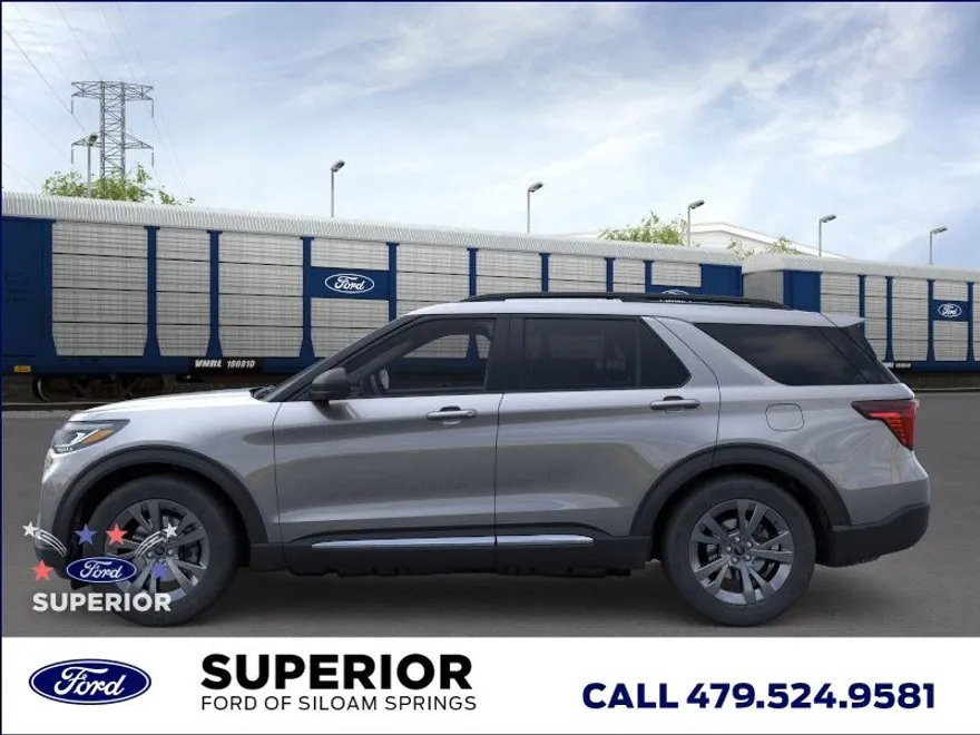 2025 Ford Explorer photo 1