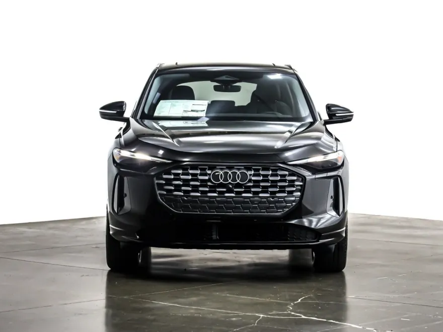 2025 Audi Q5 Premium TFSI photo 2