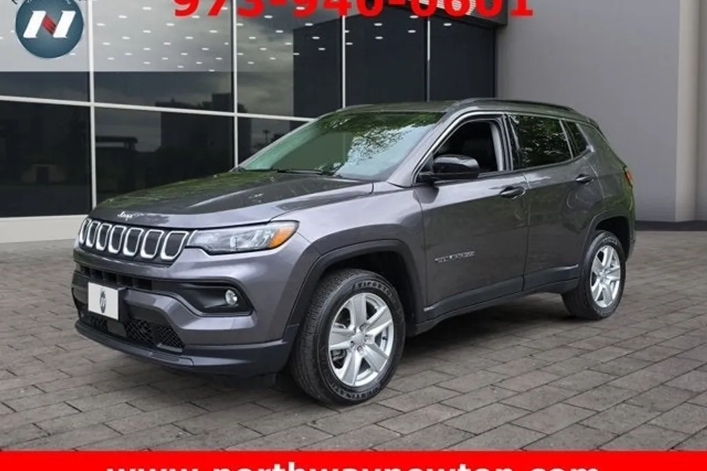 2022 Jeep Compass Latitude photo 1