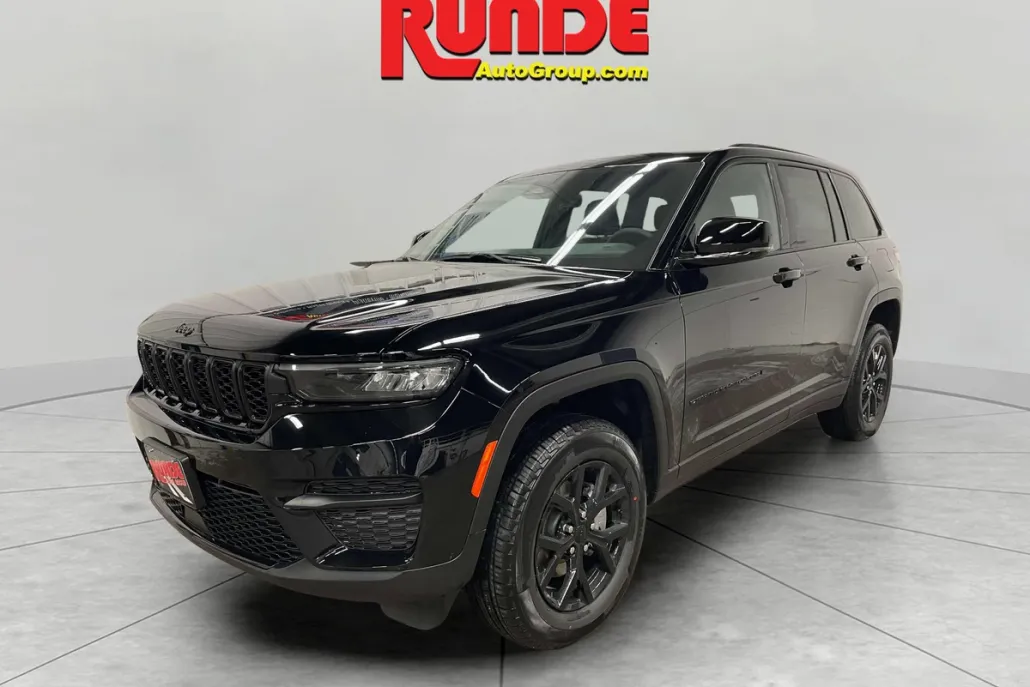 2025 Jeep Grand Cherokee Altitude photo 1