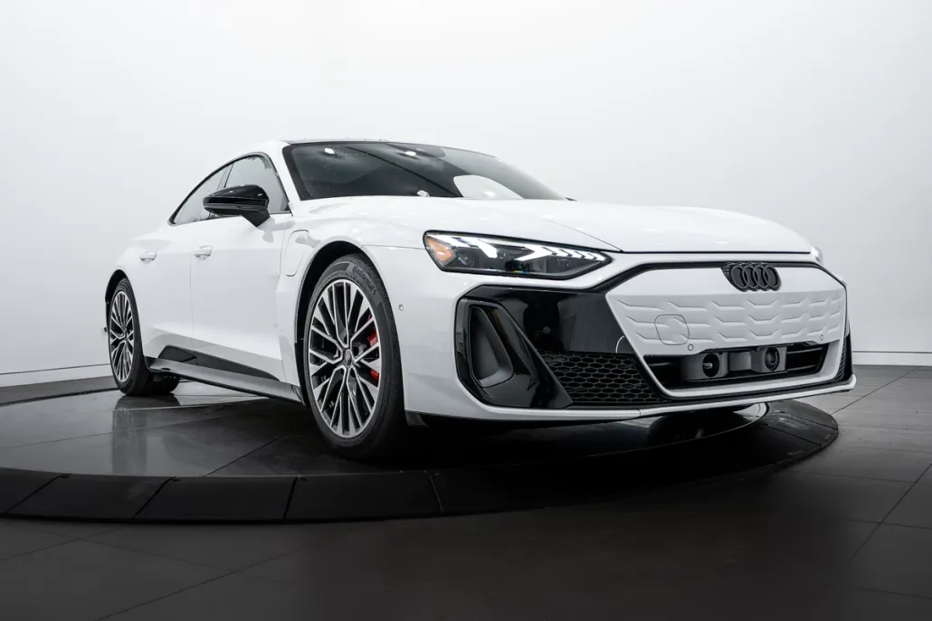 2026 Audi e-tron GT Premium Plus photo 1