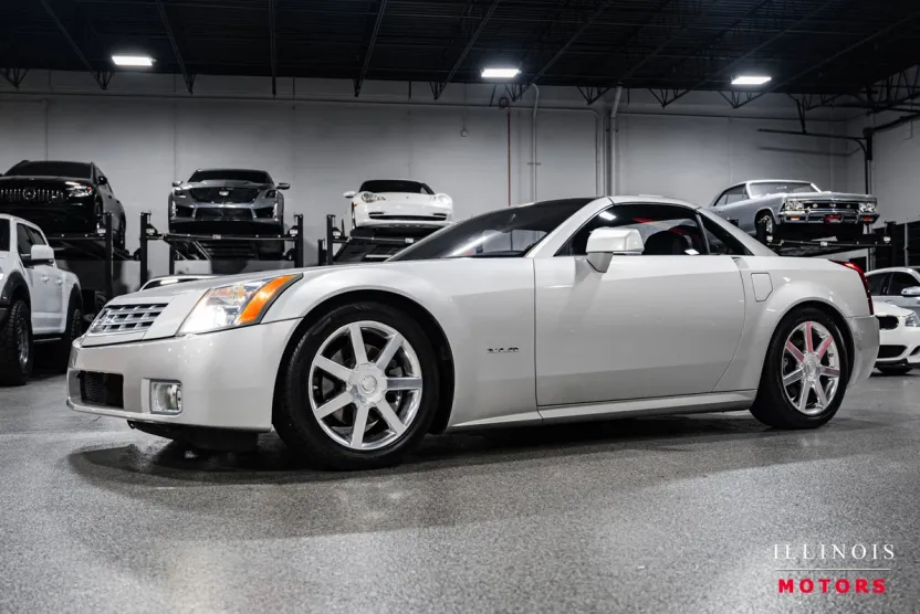 2004 Cadillac XLR photo 1