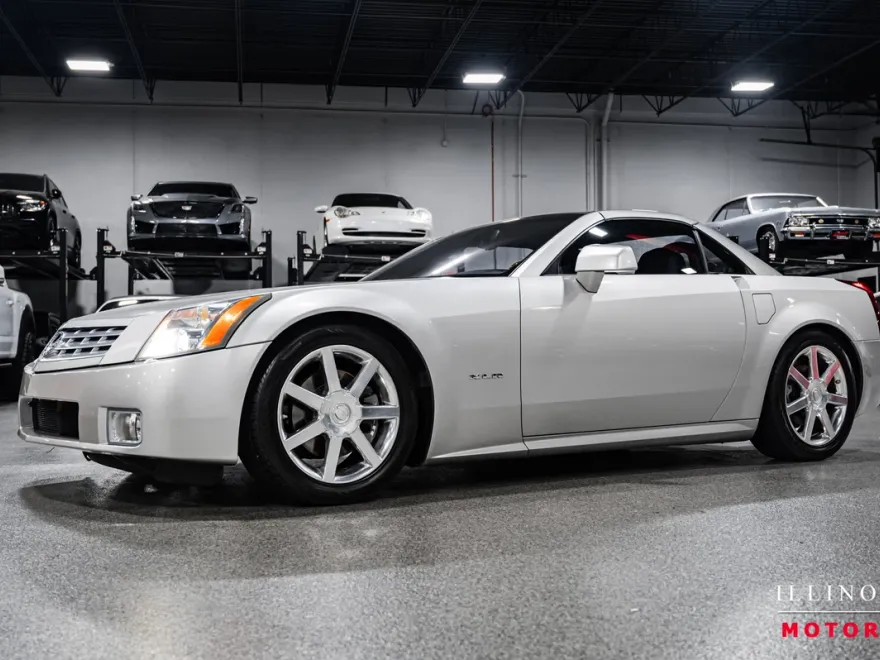 2004 Cadillac XLR photo 1