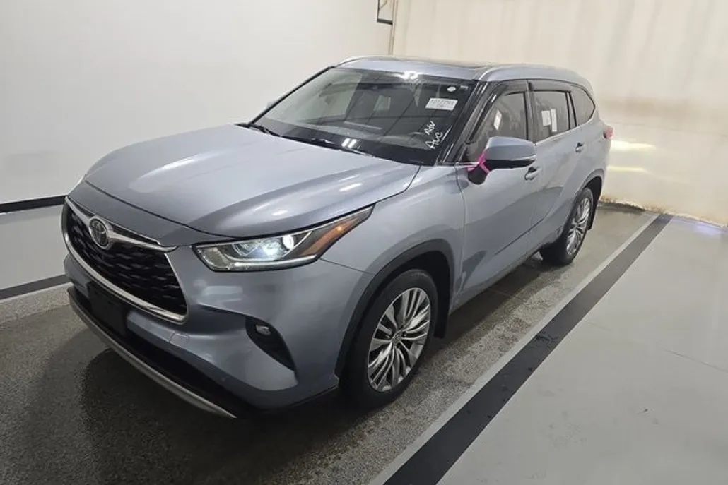 2020 Toyota Highlander Platinum photo 1