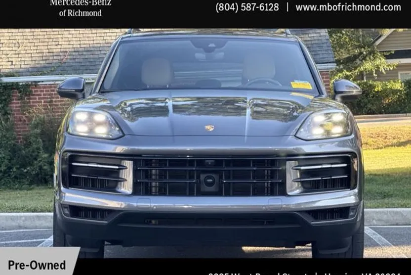 2024 Porsche Cayenne Base photo 1