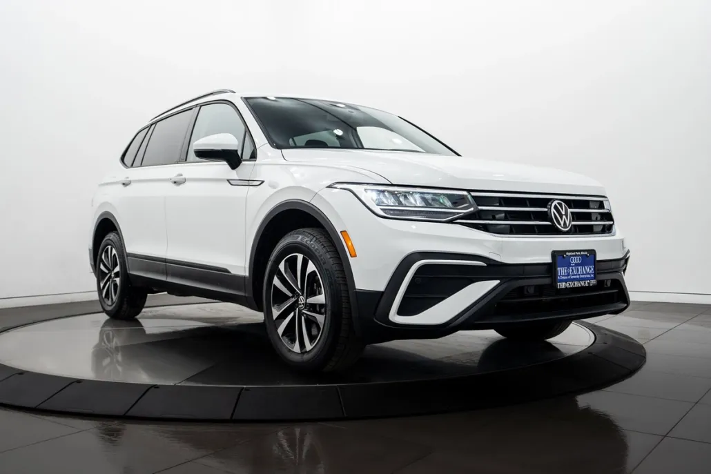 2022 Volkswagen Tiguan S photo 1