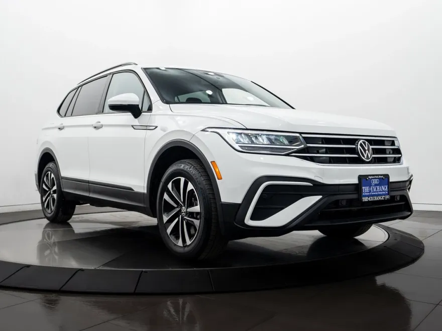 2022 Volkswagen Tiguan S photo 1