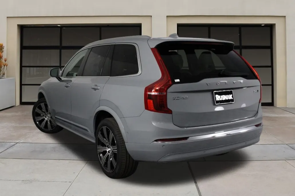 2025 Volvo XC90 photo 1