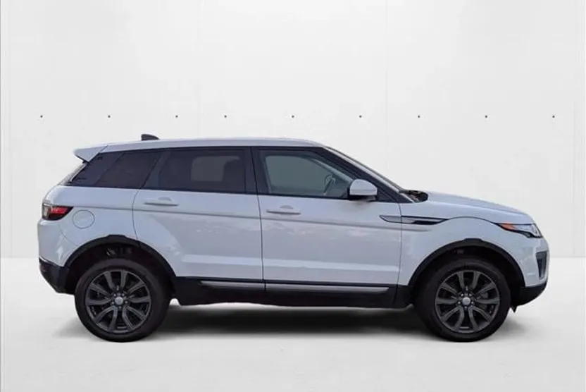 2017 Land Rover Range Rover Evoque SE photo 1
