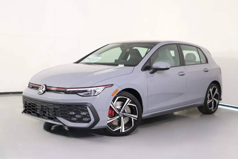 2025 Volkswagen Golf GTI SE photo 1