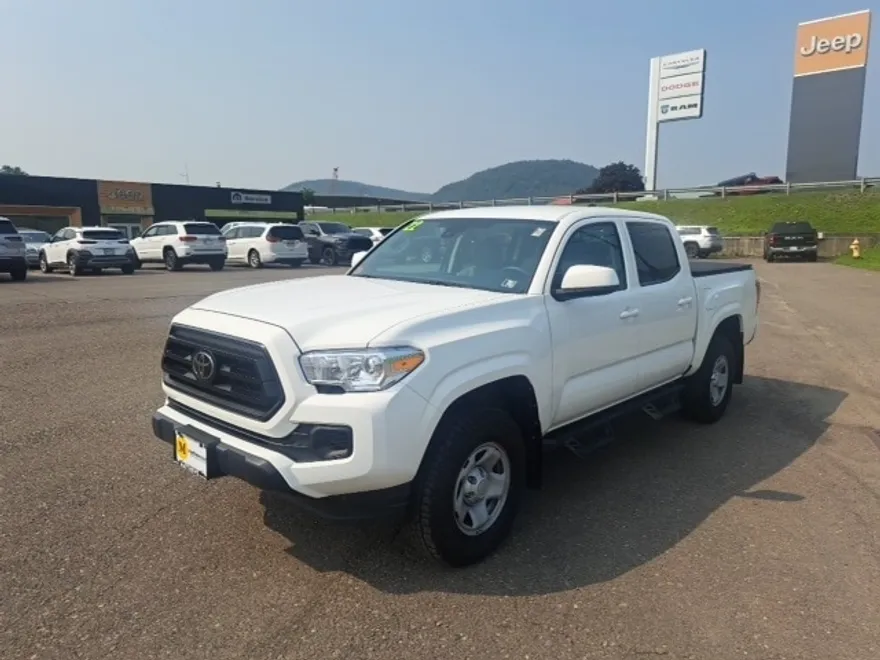 2022 Toyota Tacoma SR V6 photo 1