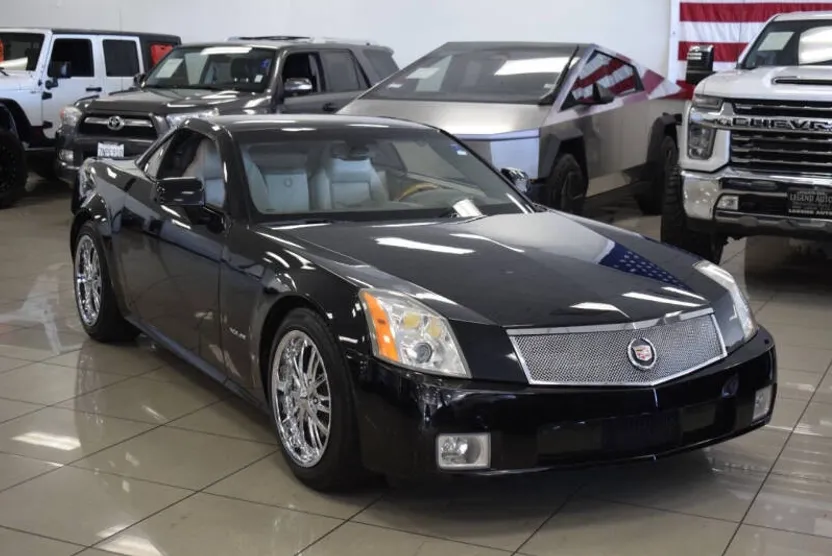 2004 Cadillac XLR photo 1