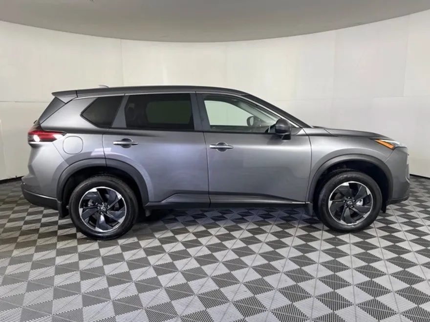 2025 Nissan Rogue SV photo 1