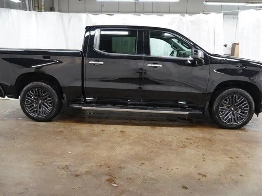 2022 Chevrolet Silverado 1500 High Country photo 1