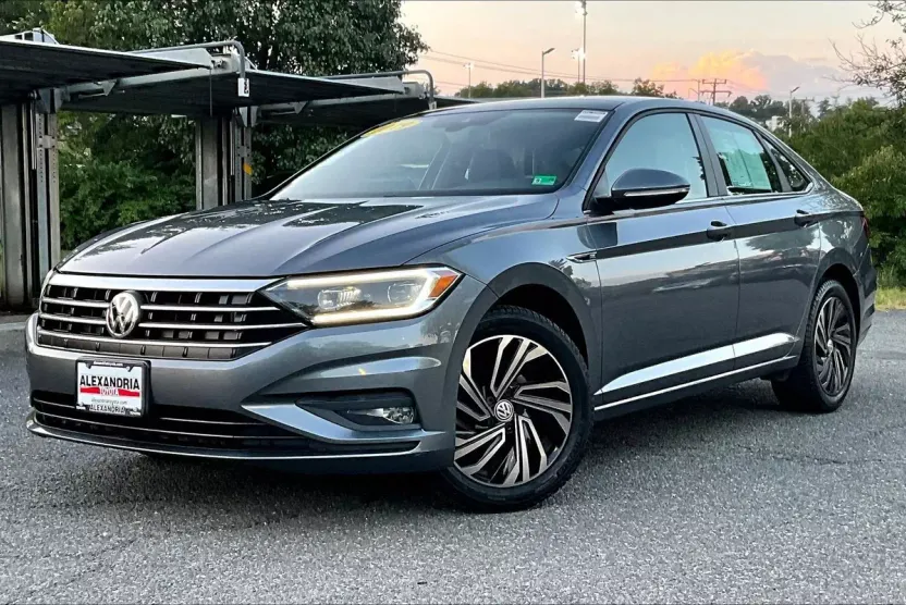 2019 Volkswagen Jetta SEL Premium photo 1