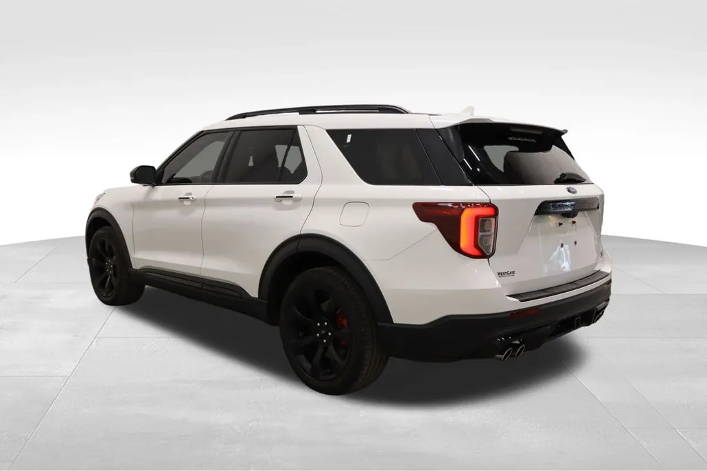 2021 Ford Explorer ST photo 1