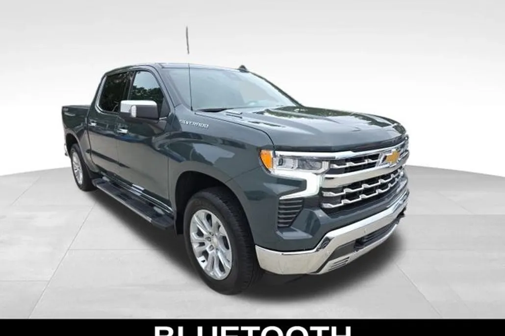 2025 Chevrolet Silverado 1500 LTZ photo 1