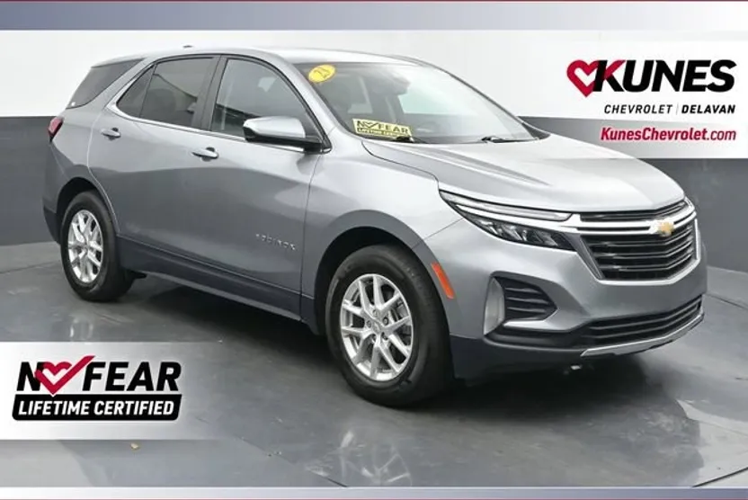 2023 Chevrolet Equinox LT photo 1