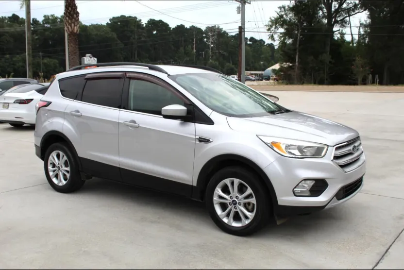 2018 Ford Escape SE photo 1