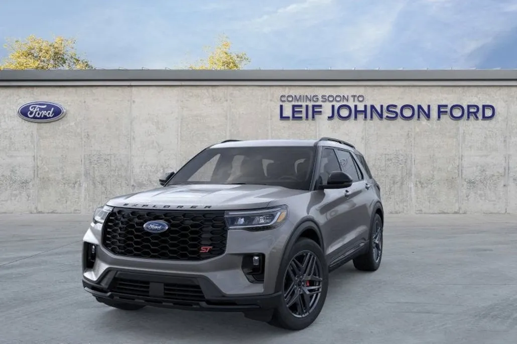 2025 Ford Explorer ST photo 1