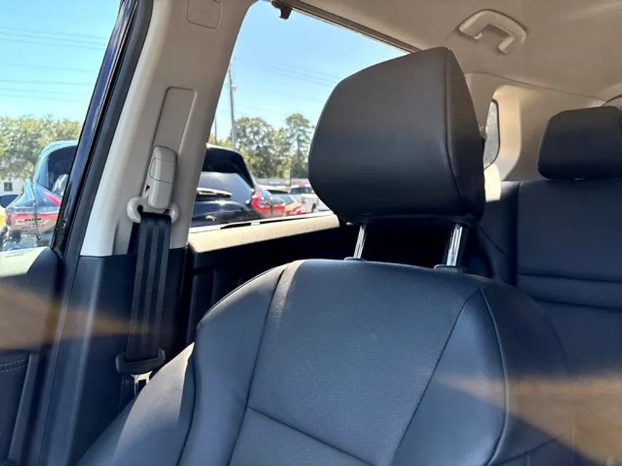 2024 Nissan Rogue SV photo 1