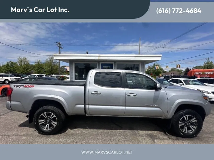 2016 Toyota Tacoma TRD Sport photo 1