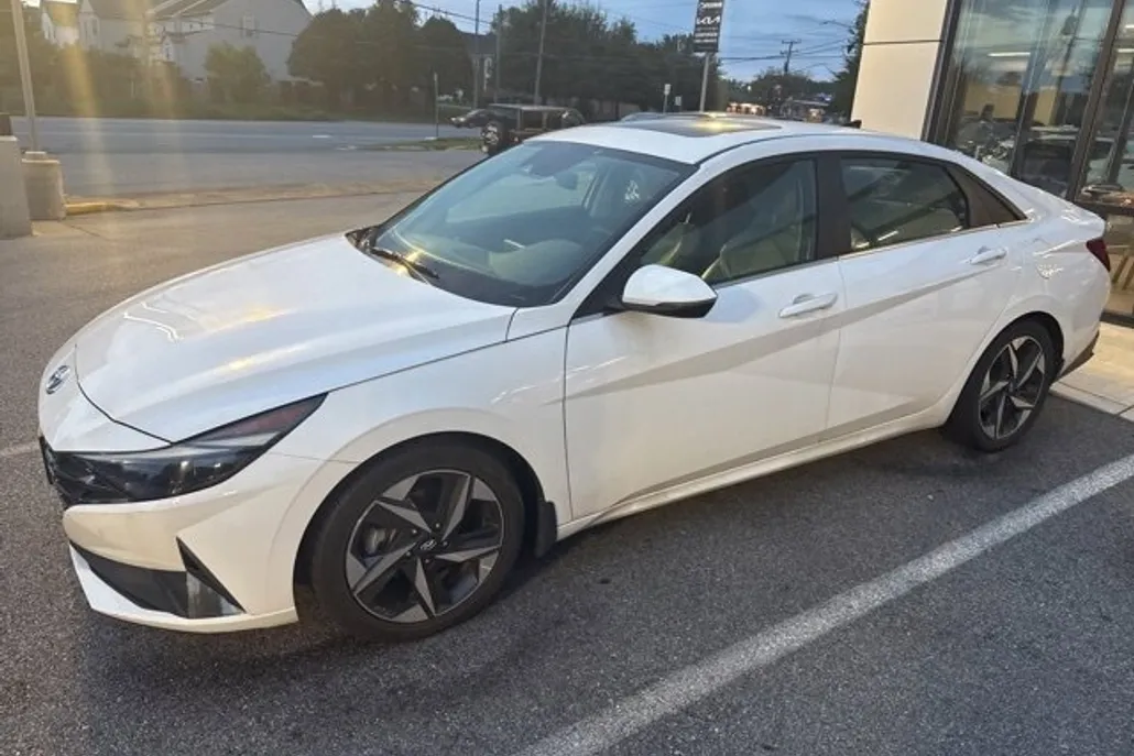 2023 Hyundai Elantra Hybrid Limited photo 1
