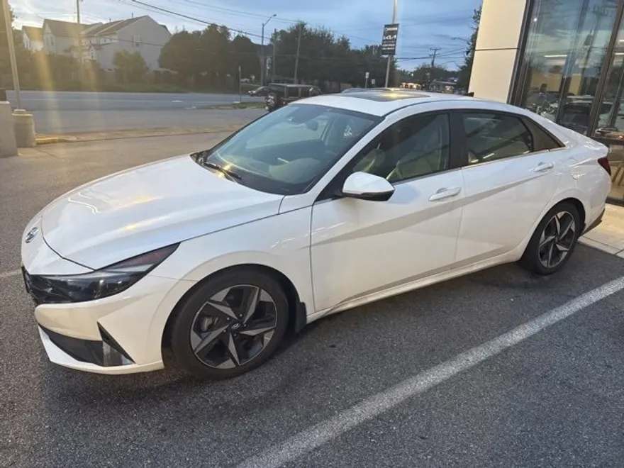 2023 Hyundai Elantra Hybrid Limited photo 1