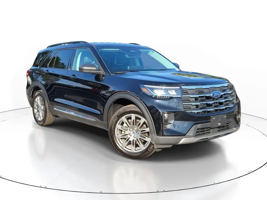 2025 Ford Explorer photo 1