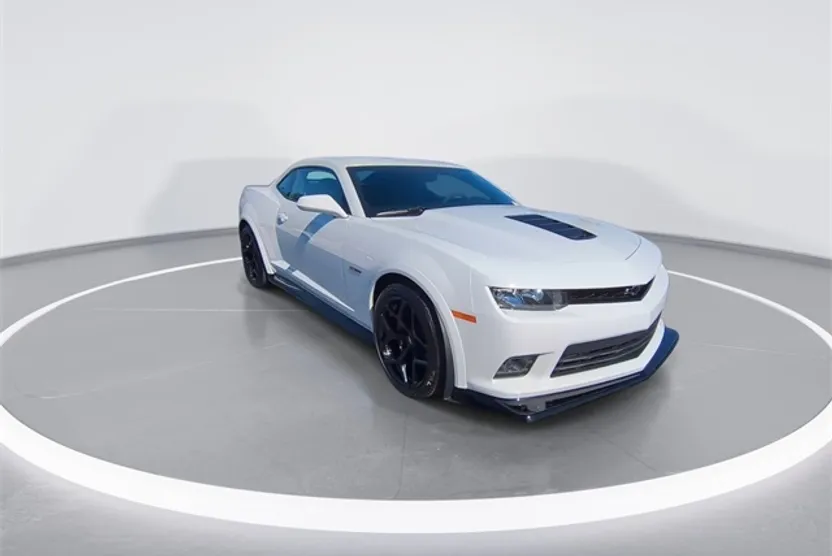 2015 Chevrolet Camaro photo 1