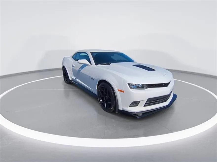 2015 Chevrolet Camaro photo 1