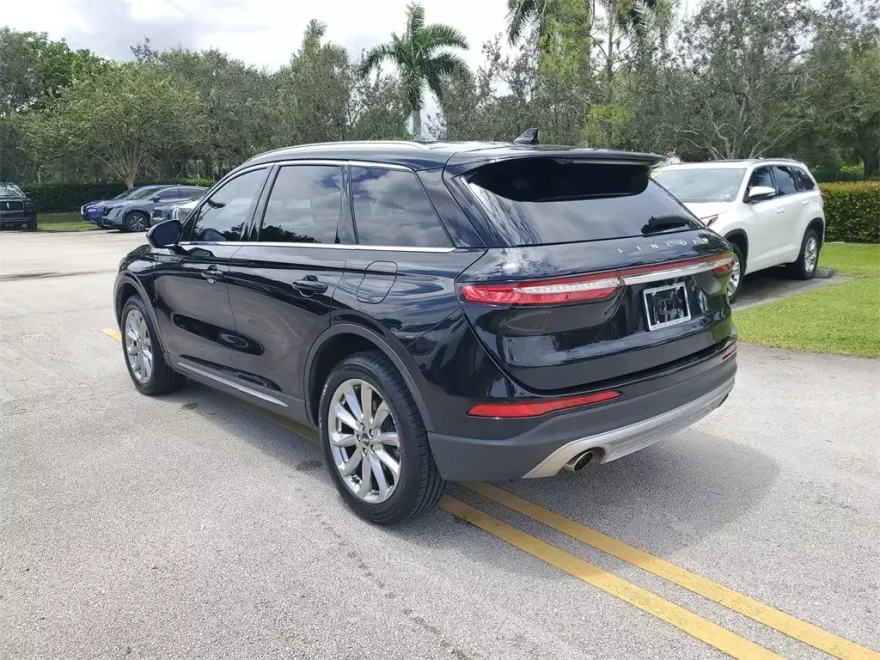 2022 Lincoln Corsair Standard photo 1