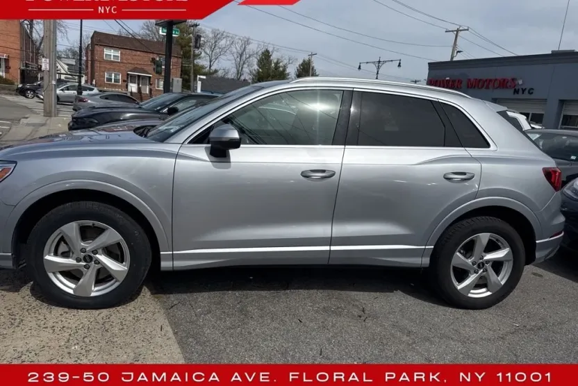 2022 Audi Q3 Premium Plus photo 1