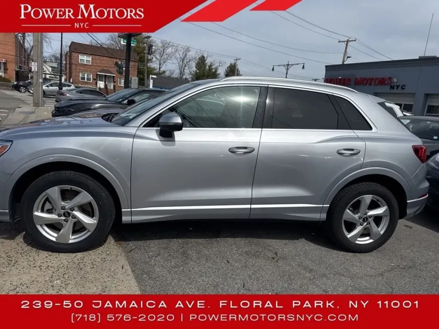 2022 Audi Q3 Premium Plus photo 1