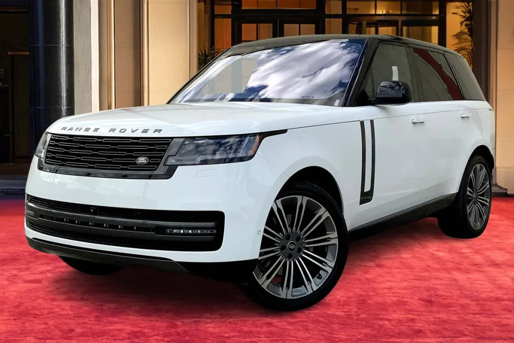 2023 Land Rover Range Rover SE photo 1