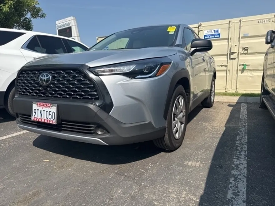 2023 Toyota Corolla Cross L photo 1