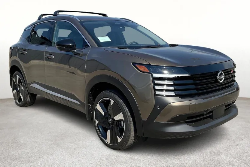 2026 Nissan Kicks SR photo 1