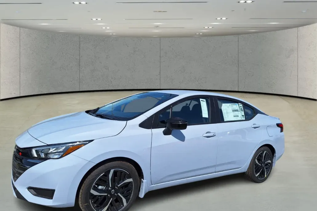 2025 Nissan Versa SR photo 1
