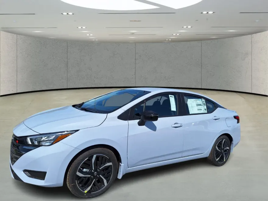 2025 Nissan Versa SR photo 1