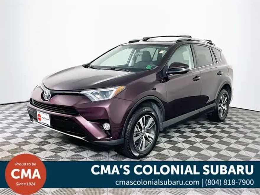 2016 Toyota RAV4 XLE photo 1