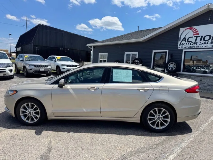 2017 Ford Fusion SE photo 1