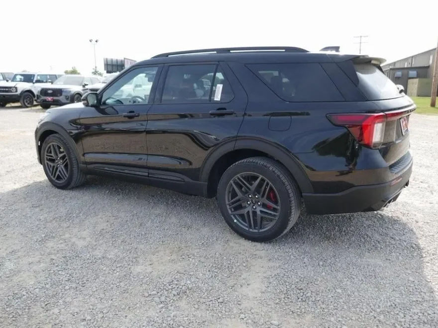 2025 Ford Explorer ST photo 1