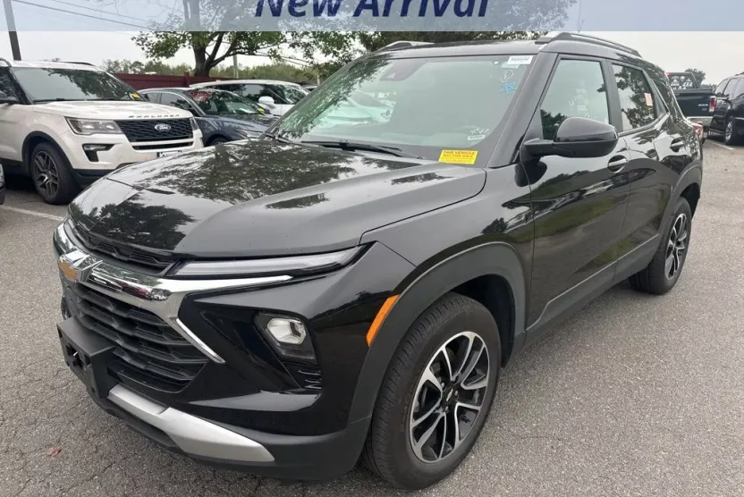 2024 Chevrolet Trailblazer LT photo 1