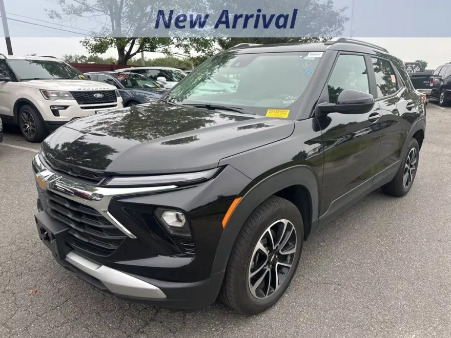 2024 Chevrolet Trailblazer LT photo 1