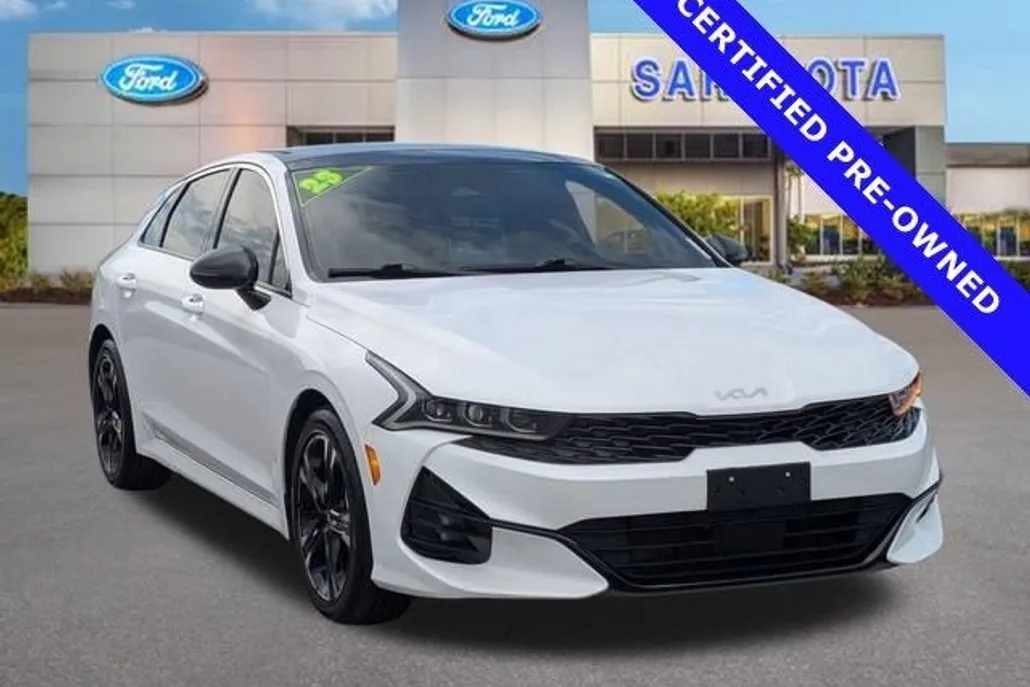 2023 Kia K5 GT-Line photo 1