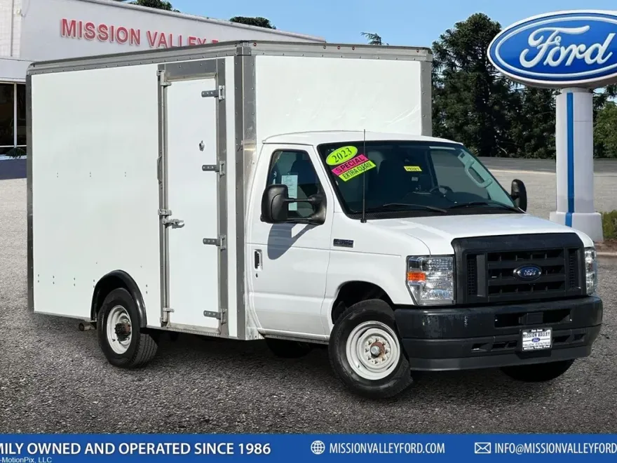 2023 Ford E-350 photo 1
